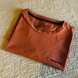Patagonia Women's P-6 Mission Organic T-Shirt Size XL Organic Cotton runs small